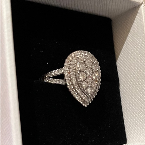 1 carat 10kt white gold engagement ring size 8 - Picture 4 of 12